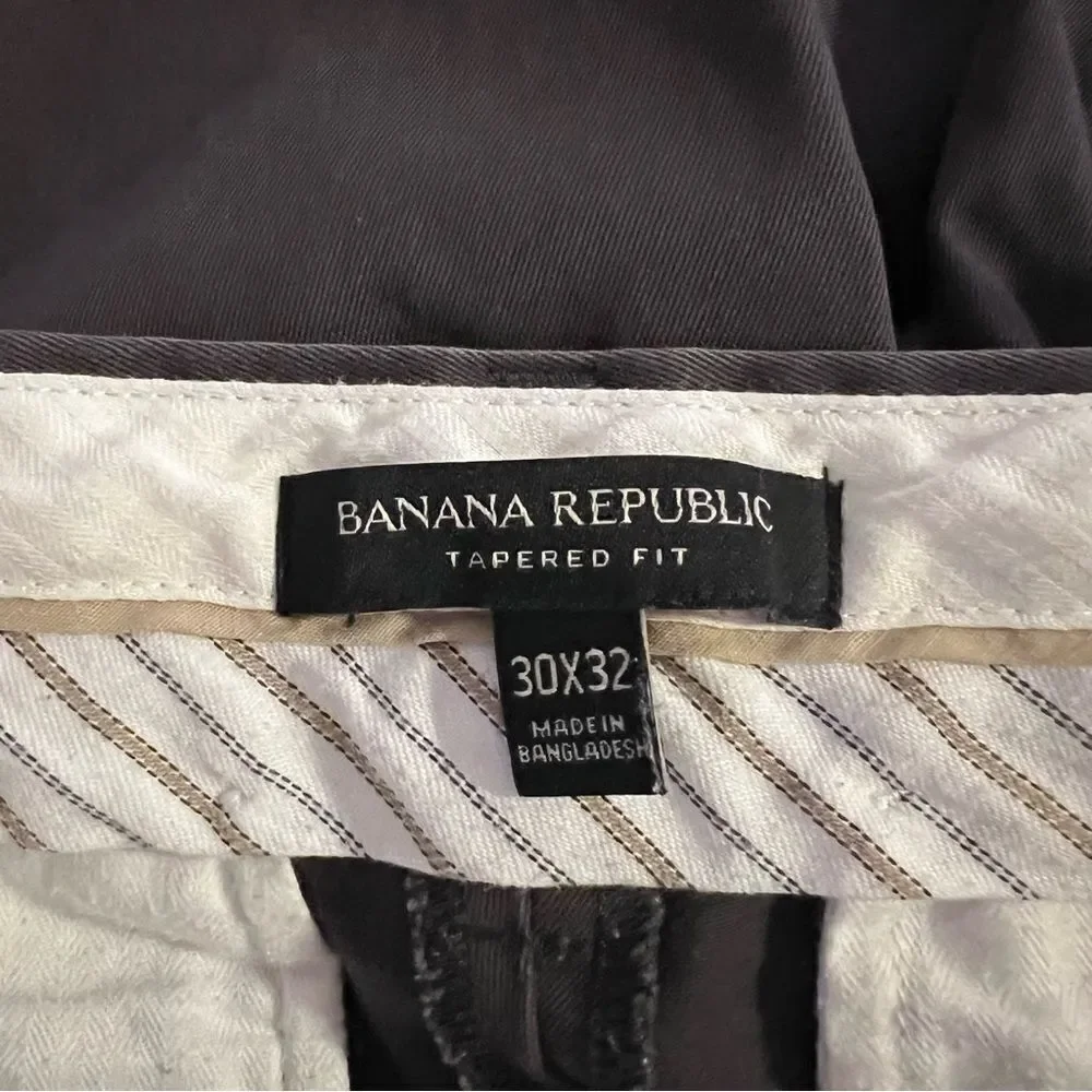 Banana Republic Tapered Fit Chinos 30 x 32